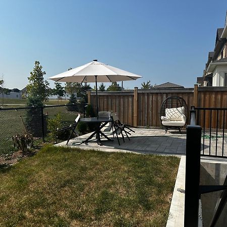 Luxury Basement Apartment In Оквилль Экстерьер фото